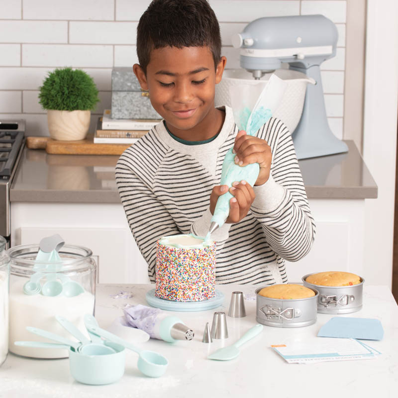 Playful Chef Deluxe Cake Decorating Studio MindWare