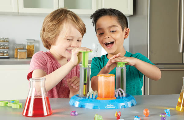 Beaker Creatures Liquid Reactor Super Lab | Learning Resources